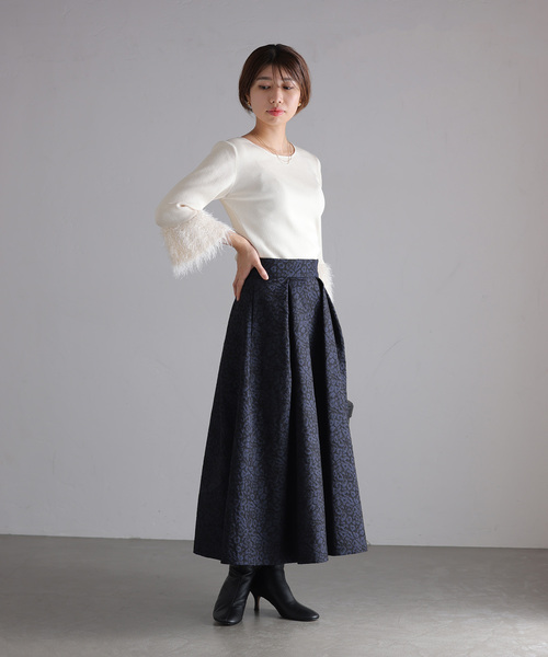 La TOTALITE(ラトータリテ)の「ラッフルスリーブプルオーバー(ニット/セーター・レディース・ベージュ/ホワイト系その他/ブラック・FREE)」の11枚目の写真