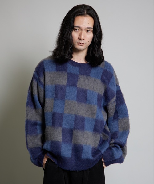 MandO(エムオー)(エムオー)の「【MandO】ウール混イレギュラーチェックジャガードシャギーニット(ニット/セーター・メンズ・ブラック/ネイビー・MEDIUM/LARGE)」の2枚目の写真