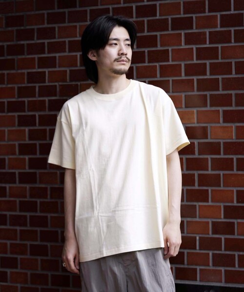 WISM（ウィズム）の「【BASEMENT GEAR / ベースメントギア】7oz Garment Wash S/SL Tee（Tシャツ/カットソー・メンズ・ホワイト/ライトグレー/ブラック/ベージュ/ネイビー/カーキ/ピンク/グリーン系その他/ブラウン・MEDIUM/LARGE/X-LARGE/XX-LARGE）」の5枚目の写真