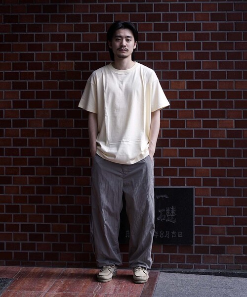 WISM（ウィズム）の「【BASEMENT GEAR / ベースメントギア】7oz Garment Wash S/SL Tee（Tシャツ/カットソー・メンズ・ホワイト/ライトグレー/ブラック/ベージュ/ネイビー/カーキ/ピンク/グリーン系その他/ブラウン・MEDIUM/LARGE/X-LARGE/XX-LARGE）」の20枚目の写真