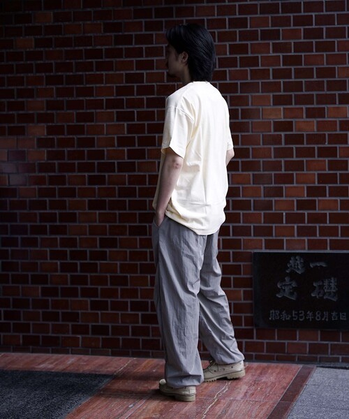 WISM（ウィズム）の「【BASEMENT GEAR / ベースメントギア】7oz Garment Wash S/SL Tee（Tシャツ/カットソー・メンズ・ホワイト/ライトグレー/ブラック/ベージュ/ネイビー/カーキ/ピンク/グリーン系その他/ブラウン・MEDIUM/LARGE/X-LARGE/XX-LARGE）」の22枚目の写真