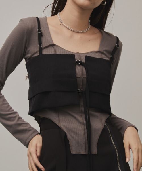 Solace（ソレイス）の「2WAYベルトビスチェ（ベスト・レディース・ブラック/グレー/ベージュ・FREE）」の2枚目の写真