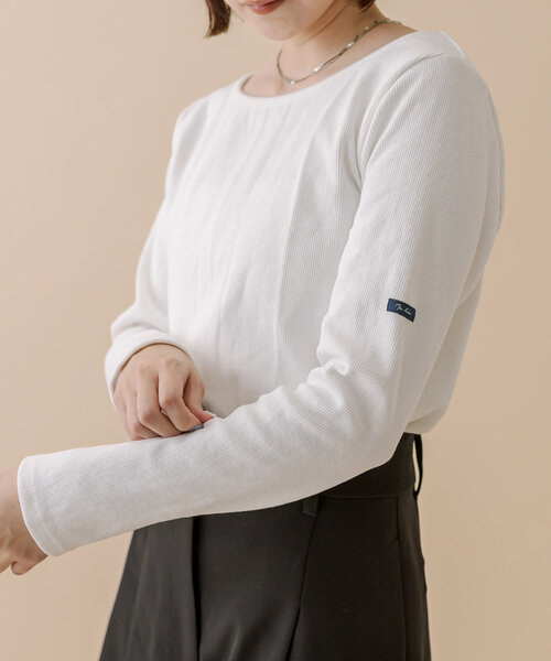 mline（エムライン）の「[mline]チビ長袖ロングTシャツ（Tシャツ/カットソー・レディース・ブラック/オフホワイト/チャコールグレー/グリーン/レッド/ベージュ/ピンク・FREE）」の2枚目の写真
