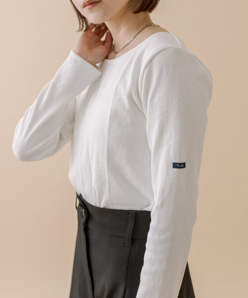 mline（エムライン）の「[mline]チビ長袖ロングTシャツ（Tシャツ/カットソー・レディース・ブラック/オフホワイト/チャコールグレー/グリーン/レッド/ベージュ/ピンク・FREE）」の10枚目の写真