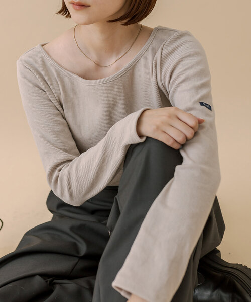 mline（エムライン）の「[mline]チビ長袖ロングTシャツ（Tシャツ/カットソー・レディース・ブラック/オフホワイト/チャコールグレー/グリーン/レッド/ベージュ/ピンク・FREE）」の19枚目の写真