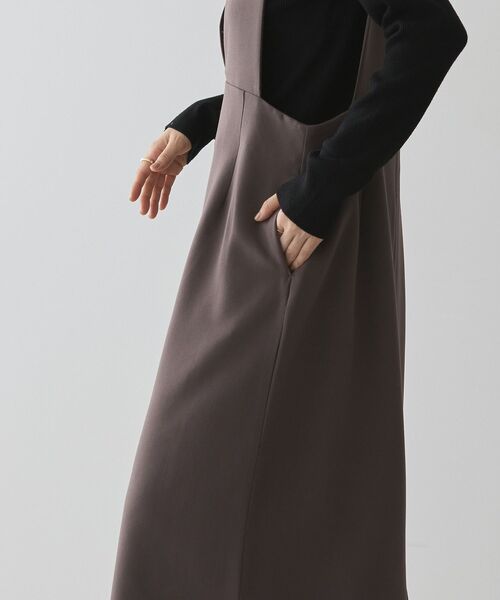 AMERICAN HOLIC（アメリカンホリック）の「イージーケアVネックワンピース（ワンピース・レディース・ブラック/モカ・M/L）」の6枚目の写真