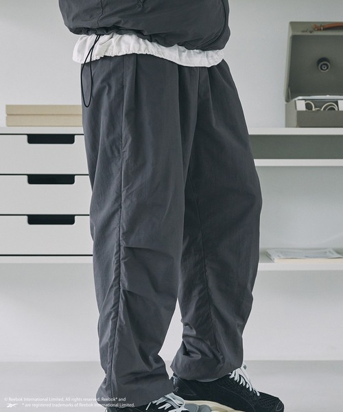 Reebok（リーボック）の「【Reebok別注】ワッシャーナイロンサイドジップパンツ（その他パンツ・メンズ・ブラック/グレー/オリーブ・S/M/L）」の19枚目の写真