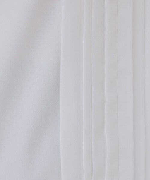 OPAQUE.CLIP(オペークドットクリップ)の「《通勤・セレモニー対応》フロントタックブラウス【洗濯機洗い可】(シャツ/ブラウス・レディース・ホワイト・36/38/42/40)」の5枚目の写真