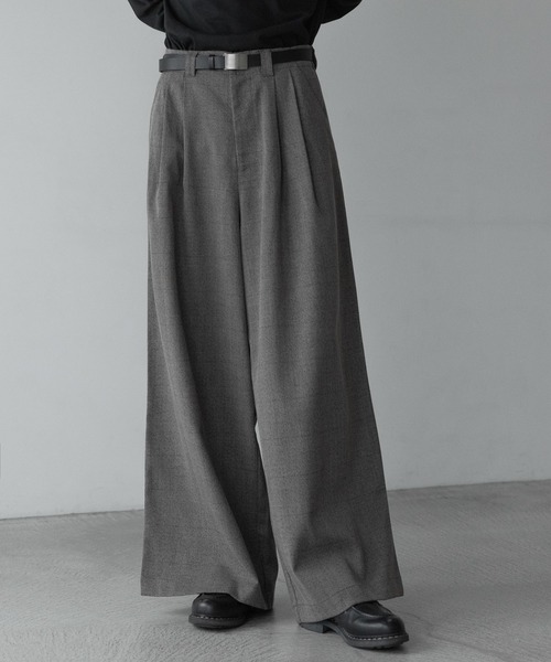 remer(リメール)の「loose basic tuck wide buggy PT / ルーズベーシックタックワイドバギーパンツ(スラックス・メンズ・グレイッシュベージュ/ブラック/ダークブラウン/ネイビー/ベージュ/グレー/ブルー/チャコールグレー/ブラック系その他/ブラウン系その他/ブラック系/サックスブルー・LARGE/MEDIUM/SMALL/X-SMALL)」の8枚目の写真