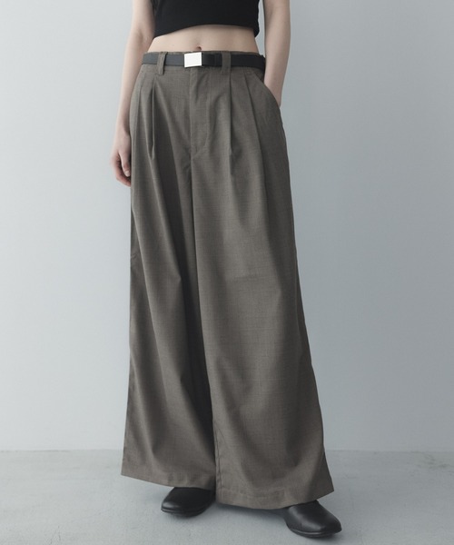 remer(リメール)の「ルーズベーシックタックワイドバギーパンツ / loose basic tuck wide buggy PT(スラックス・メンズ・グレイッシュベージュ/ブラック/ダークブラウン/ネイビー/ベージュ/グレー/ブルー/チャコールグレー/ブラック系その他/ブラウン系その他/ブラック系/サックスブルー/ストライプ/ブラウン系その他2/グレー系その他・LARGE/MEDIUM/SMALL/X-SMALL)」の9枚目の写真