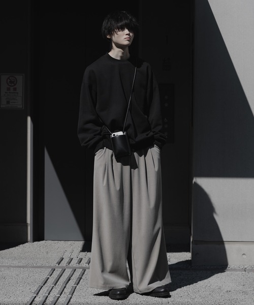 remer(リメール)の「loose basic tuck wide buggy PT / ルーズベーシックタックワイドバギーパンツ(スラックス・メンズ・グレイッシュベージュ/ブラック/ダークブラウン/ネイビー/ベージュ/グレー/ブルー/チャコールグレー/ブラック系その他/ブラウン系その他/ブラック系/サックスブルー・LARGE/MEDIUM/SMALL/X-SMALL)」の15枚目の写真