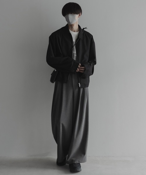 remer(リメール)の「loose basic tuck wide buggy PT / ルーズベーシックタックワイドバギーパンツ(スラックス・メンズ・グレイッシュベージュ/ブラック/ダークブラウン/ネイビー/ベージュ/グレー/ブルー/チャコールグレー/ブラック系その他/ブラウン系その他/ブラック系/サックスブルー・LARGE/MEDIUM/SMALL/X-SMALL)」の17枚目の写真