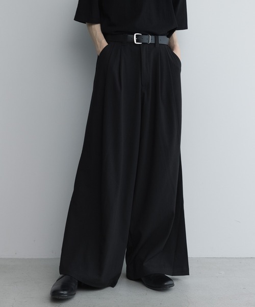 remer(リメール)の「loose basic tuck wide buggy PT / ルーズベーシックタックワイドバギーパンツ(スラックス・メンズ・グレイッシュベージュ/ブラック/ダークブラウン/ネイビー/ベージュ/グレー/ブルー/チャコールグレー/ブラック系その他/ブラウン系その他/ブラック系/サックスブルー・LARGE/MEDIUM/SMALL/X-SMALL)」の21枚目の写真