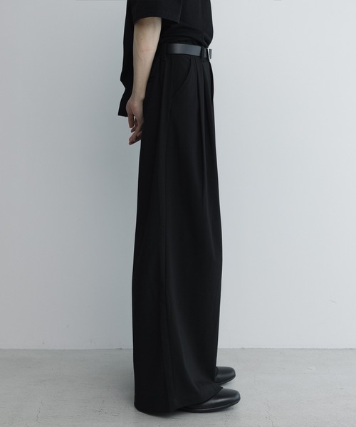 remer(リメール)の「loose basic tuck wide buggy PT / ルーズベーシックタックワイドバギーパンツ(スラックス・メンズ・グレイッシュベージュ/ブラック/ダークブラウン/ネイビー/ベージュ/グレー/ブルー/チャコールグレー/ブラック系その他/ブラウン系その他/ブラック系/サックスブルー・LARGE/MEDIUM/SMALL/X-SMALL)」の22枚目の写真