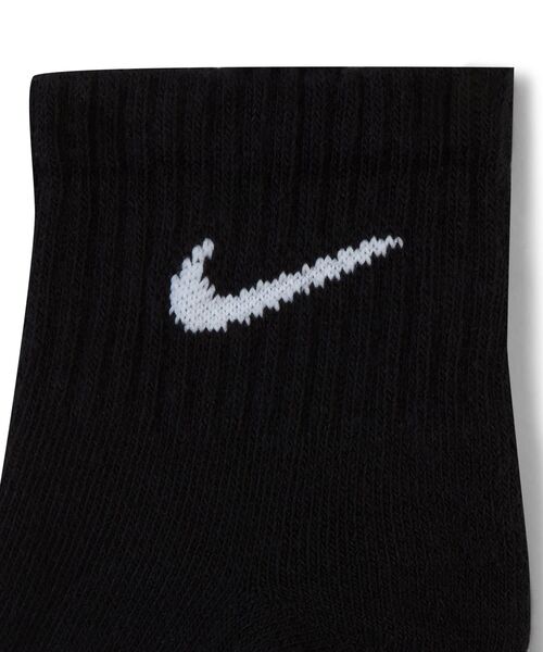 NIKE(ナイキ)の「ナイキ エブリデイ クッション アンクル トレーニングソックス (3足) / Nike Everyday Cushioned Training Ankle Socks (3 Pairs) SX7667-010 Black(ソックス/靴下・メンズ・ブラック・21-23/23-25/25-27/27-29)」の3枚目の写真