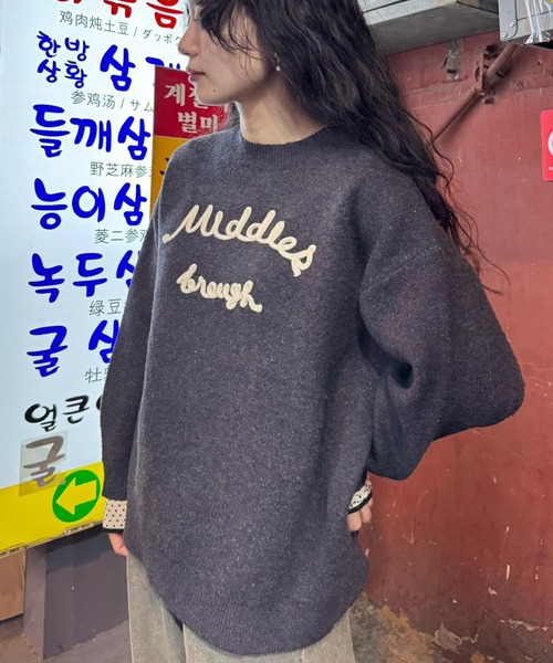 AS KNOW AS plus（アズノゥアズプラス）の「◇チェーンロゴ刺繍ニットプルオーバー（ニット/セーター・レディース・ベージュ系/グレー系/ブラウン系/ネイビー系/レッド系・FREE）」の5枚目の写真