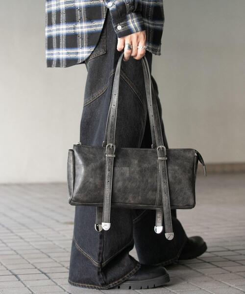 SENSE OF PLACE by URBAN RESEARCH（センスオブプレイスバイアーバンリサーチ）の「FLスクエアボストンバッグ（ボストンバッグ・メンズ・ブラウン/グレー/ブラック・ONE）」の2枚目の写真