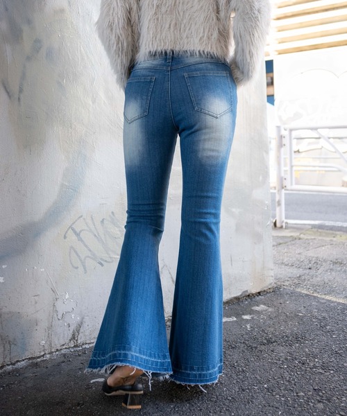 WEGO（ウィゴー）の「WEGO/ローライズスーパーフレアデニムパンツ（デニムパンツ・レディース・ブラック/インディゴブルー・MEDIUM/SMALL）」の17枚目の写真