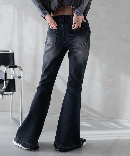 WEGO（ウィゴー）の「WEGO/ローライズスーパーフレアデニムパンツ（デニムパンツ・レディース・ブラック/インディゴブルー・MEDIUM/SMALL）」の20枚目の写真