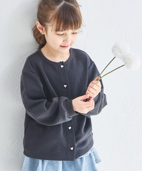pairmanon（ペアマノン）の「【軽やかスウェット】裏毛 ハートボタン 長袖 カーディガン（カーディガン/ボレロ・キッズ・ベージュ/ブラック/アイボリー・150/110/130/90/140/120/100）」の10枚目の写真
