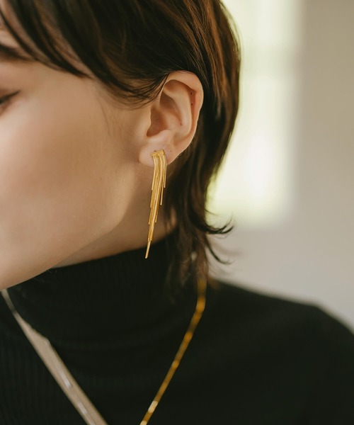 Ops.(オプス)の「ピアス 金属アレルギー対応 シルバー925 ゴールド フリンジ【laria-pe ラリア】(ピアス(両耳用)・レディース・シルバー/イエローゴールド・ONE SIZE)」の1枚目の写真