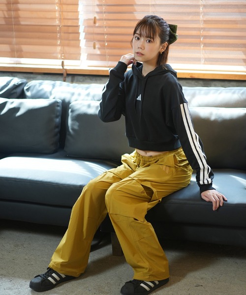 adidas（アディダス）の「adidas/アディダス クロップド丈パーカー KVC41（パーカー・レディース・レッド/ブラック×ホワイト・M/L）」の6枚目の写真