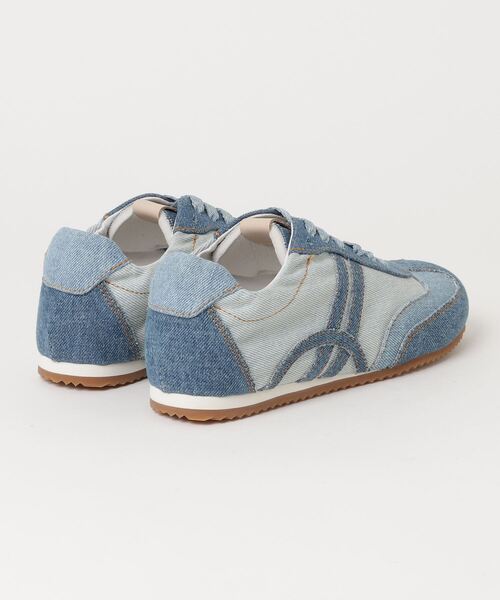 DOUBLE STANDARD CLOTHING(ダブルスタンダードクロージング)の「デニムフラットスニーカー(スニーカー・レディース・サックスブルー・37.5/36.5/35.5)」の2枚目の写真