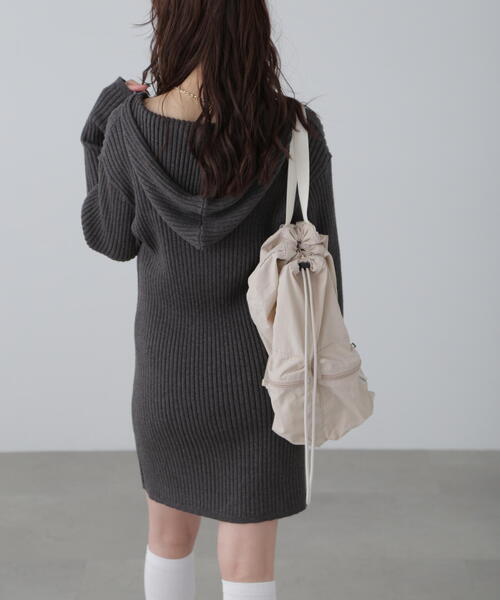 FREE'S MART（フリーズマート）の「フード付きニットミニワンピース（ワンピース・レディース・グレー/ホワイト・SMALL/MEDIUM）」の13枚目の写真