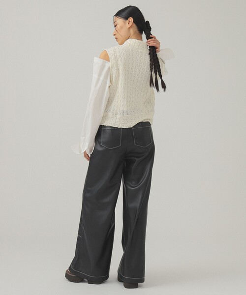 Ray BEAMS(レイビームス)の「レース ハイネック ジップ ベスト(ベスト・レディース・ブラック/ホワイト・ONE SIZE)」の5枚目の写真