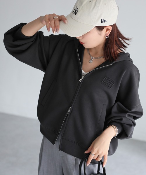 Riberry(リベリー)の「エンボスロゴダブルジップパーカー(パーカー・レディース・オフホワイト/チャコールグレー/オートミール/ブルー・FREE)」の17枚目の写真