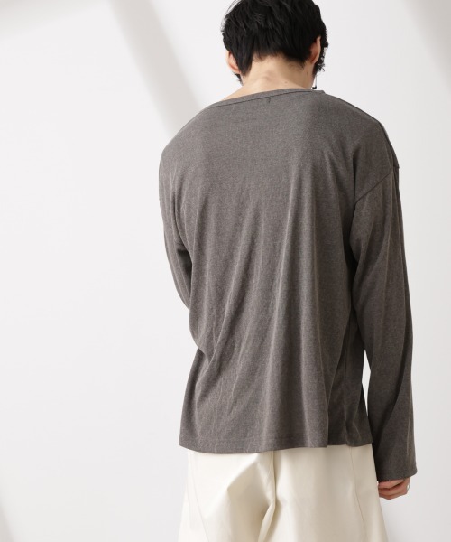 NANO universe（ナノユニバース）の「WEB限定/セミシアークルーネックプルオーバー 長袖（Tシャツ/カットソー・メンズ・ベージュ/チャコール/ブラック・L/M/S）」の16枚目の写真