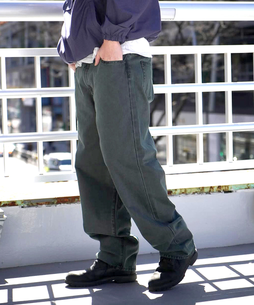 WISM(ウィズム)の「【BAL / バル】LOOSE FIT PIGMENT DYE 5P JEAN BAL-215 5(デニムパンツ・メンズ・グリーン/グリーン系その他/ブラック系その他・2/3)」の2枚目の写真