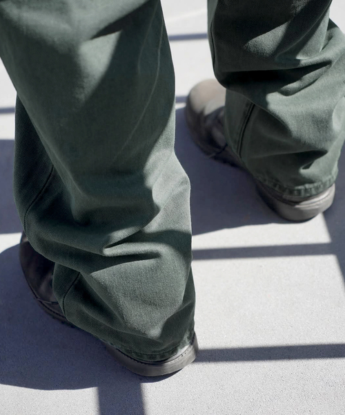 WISM(ウィズム)の「【BAL / バル】LOOSE FIT PIGMENT DYE 5P JEAN BAL-215 5(デニムパンツ・メンズ・グリーン/グリーン系その他/ブラック系その他・2/3)」の7枚目の写真
