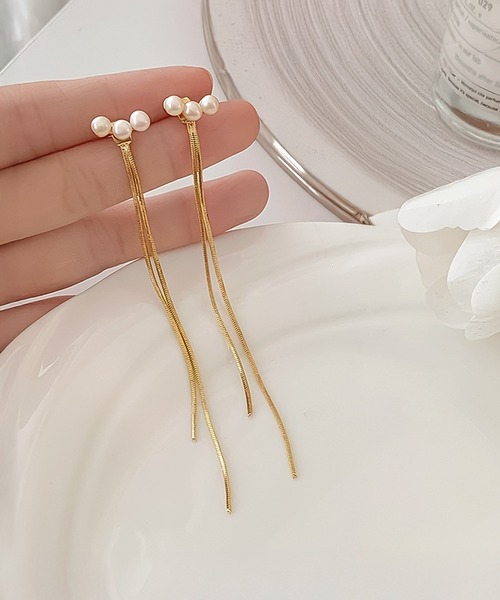 blackdia ocean(ブラックダイヤオーシャン)の「blackdia ocean パールロングチェーンピアス/イヤリング(ピアス(両耳用)・レディース・ゴールド/ゴールド系その他・FREE)」の3枚目の写真