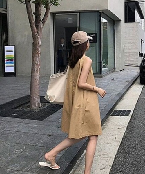 SallyLunn(サリーラン)の「【一枚でコーデ完成】ノースリーブロンパース(Tシャツ/カットソー・レディース・ブラック/ベージュ・MEDIUM)」の3枚目の写真