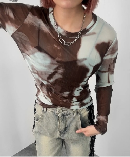 jiasecond.(ジアセカンド)の「【jiasecond.】水彩柄シアートップス / カットソー シースルー タイダイ マーブル 総柄 レイヤード 長袖 クルーネック ブラック ミント ピンク ブラウン ZOZOTOWN限定(Tシャツ/カットソー・レディース・ミント/ピンク/ブラック/ブラウン・FREE)」の3枚目の写真