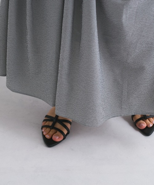 QUEENS COURT（クイーンズコート）の「サッカータックギャザースカート≪手洗い可能≫（スカート・レディース・オフホワイト/ブラック系その他/ブラック・M）」の6枚目の写真