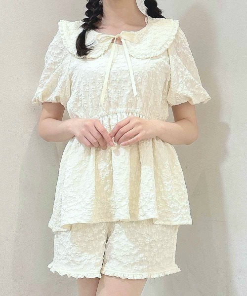 F i.n.t（フィント）の「【３点セット】フラワージャガードブラウスセットアップ【1枚で快適】/ fint　フィント（セットアップ・レディース・アイボリー/ブラック・FREE）」の5枚目の写真