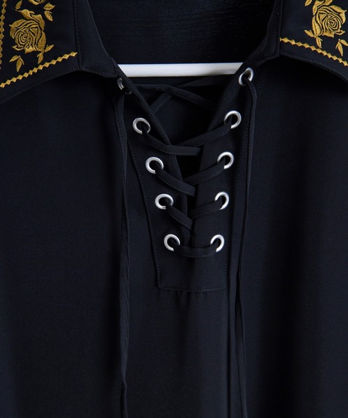Ellno Loset（エルノロゼット）の「レースアップフラワー刺繍シャツ（シャツ/ブラウス・メンズ・オフホワイト/ブルーグレー/ブラック/ボルドー・MEDIUM/LARGE/SMALL）」の10枚目の写真