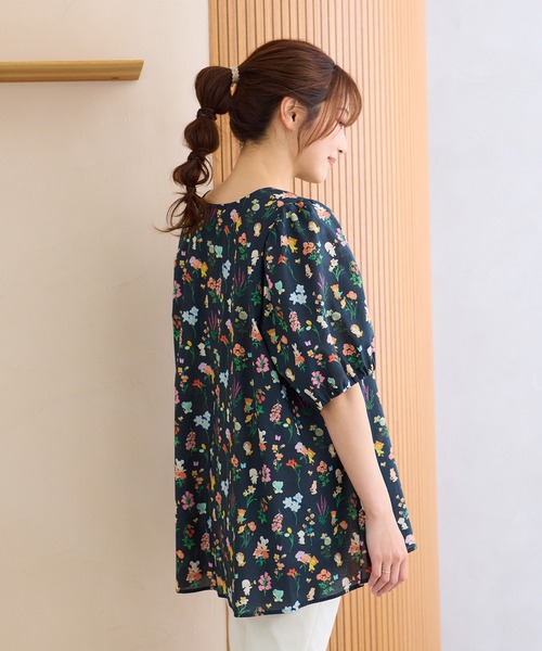 Jolly Poupee(ジョリープッペ)の「【22fabric】花の木/ブラウス(シャツ/ブラウス・レディース・ネイビー/ベージュ・42/38/46)」の18枚目の写真