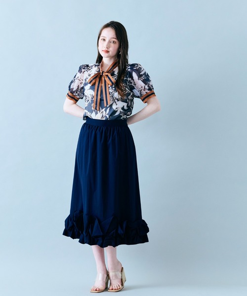 Audie a Muses(オーディアミューズ)の「フラワー×ボーダープリントブラウス(シャツ/ブラウス・レディース・ネイビー/ブルー・42/38/40)」の19枚目の写真