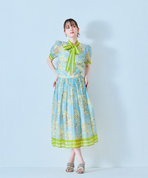 WONDERFUL WORLD  / 薔薇ボーダー半袖ブラウス I-23-6-24-13-LO-BL-HD-ZT247 フラワー×ボーダープリントブラウス（シャツ/ブラウス）｜Audie
