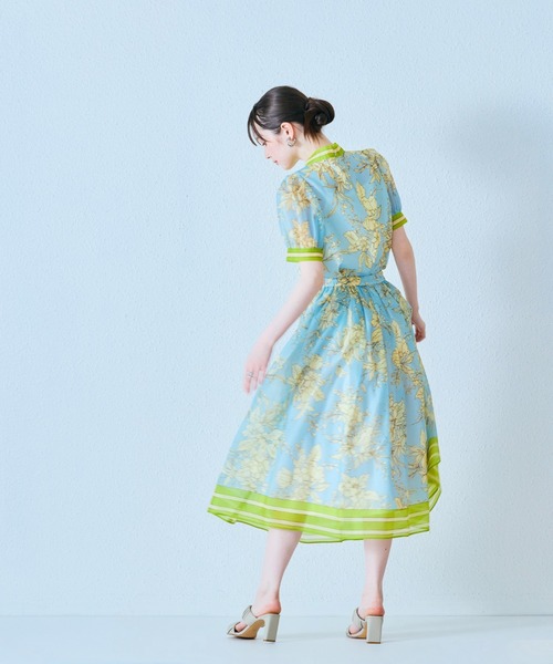 Audie a Muses(オーディアミューズ)の「フラワー×ボーダープリントブラウス(シャツ/ブラウス・レディース・ネイビー/ブルー・42/38/40)」の11枚目の写真