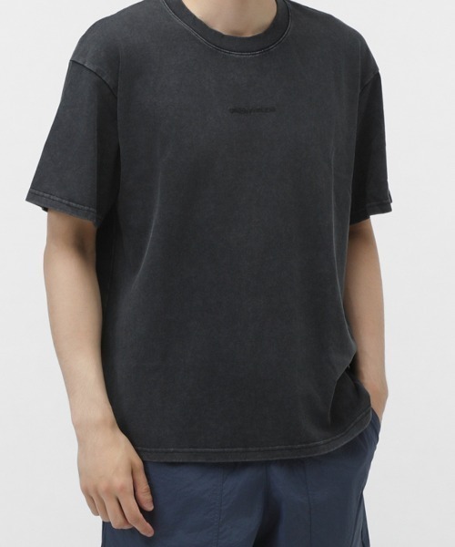UNDER ARMOUR(アンダーアーマー)の「アンダーアーマー UAヘビーウエイト ウォッシュド ショートスリーブ Tシャツ(Tシャツ/カットソー・メンズ・ブルー/グレー/ブラック・S/M/L/LL/3L)」の2枚目の写真