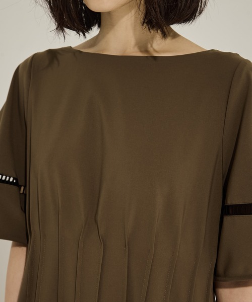 STUDIOUS（ステュディオス）の「【STUDIOUS/ステュディオス】PIN TUCK VOLIME SLEEVE DRESS/ピンタック/スリーブドレス（ワンピース・レディース・ブラック/カーキ・1/2）」の10枚目の写真