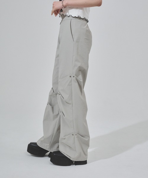 ENVYM（アンビー）の「タックナイロンパンツ（その他パンツ・レディース・ブラック/グレー・FREE）」の11枚目の写真