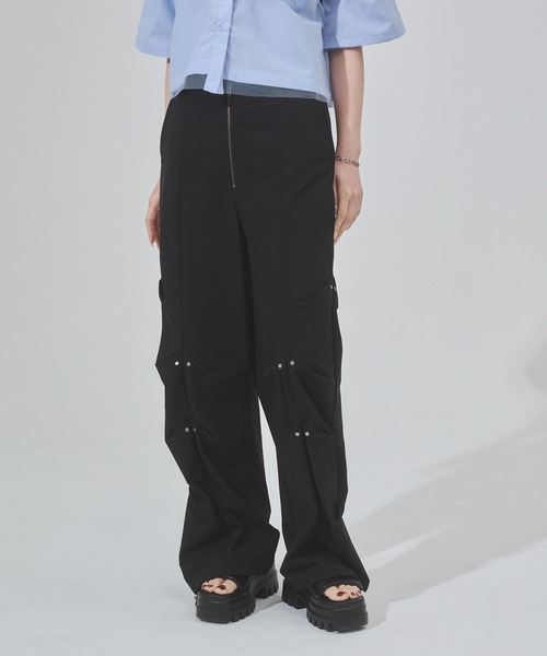 ENVYM（アンビー）の「タックナイロンパンツ（その他パンツ・レディース・ブラック/グレー・FREE）」の5枚目の写真