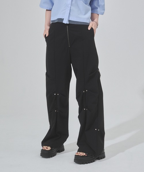 ENVYM（アンビー）の「タックナイロンパンツ（その他パンツ・レディース・ブラック/グレー・FREE）」の7枚目の写真