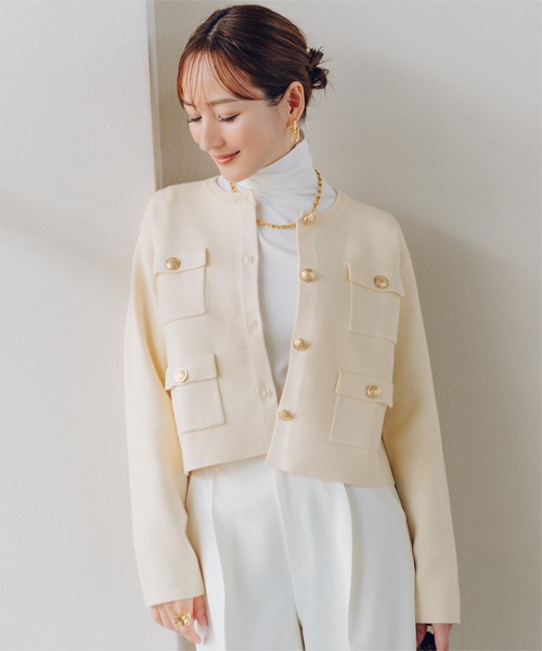 UR'S（ユアーズ）の「ゴールド釦ニットカーディガン/ジャケット（ノーカラージャケット・レディース・アイボリー/ブラック/グレー系その他・S/L/M）」の2枚目の写真