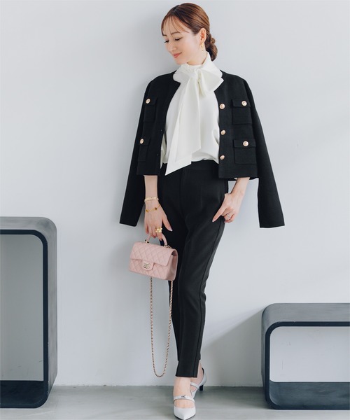 UR'S（ユアーズ）の「ゴールド釦ニットカーディガン/ジャケット（ノーカラージャケット・レディース・アイボリー/ブラック/グレー系その他・S/L/M）」の4枚目の写真